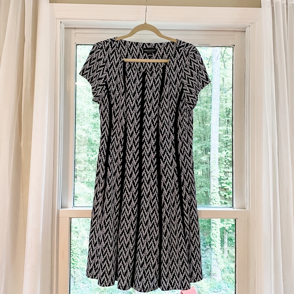 Navy and White A Line Dress with Short Sleeves